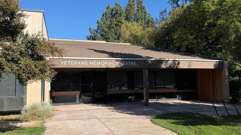 Veterans Memorial Theatre